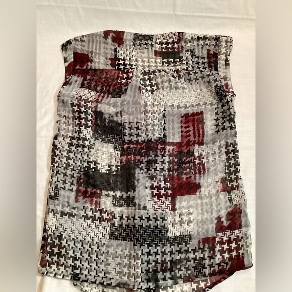 Maurices Women's Lightweight Sheer Pull Over Business Casual Blouse Size Small - Picture 2 of 15